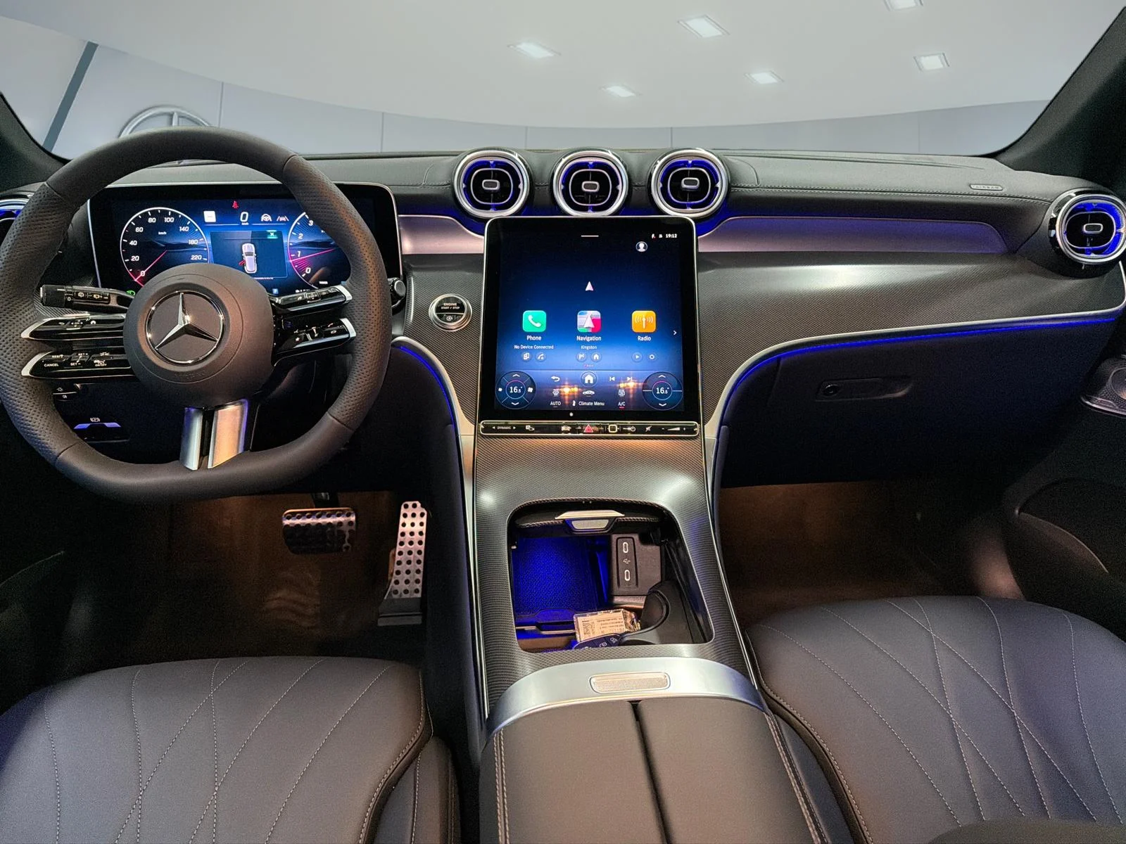New 2026 White Mercedes-Benz 300 4matic Suv image 19