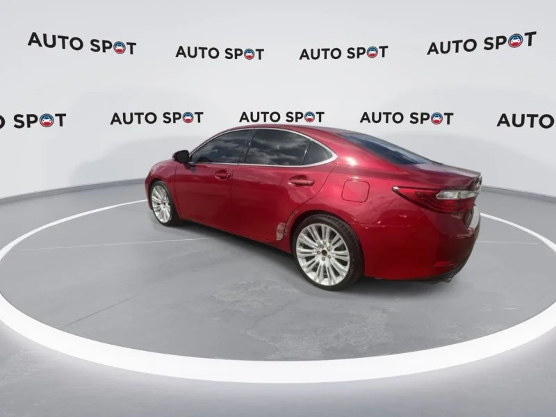 Used 2015 Red Lexus  image 6