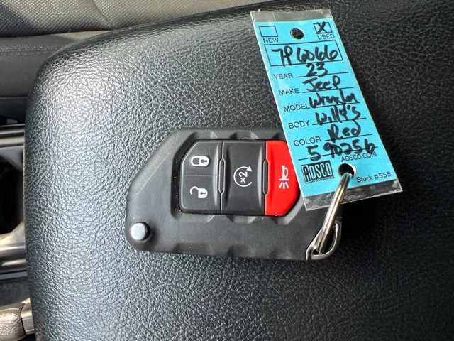 Used 2023 Red Jeep Sport S image 34