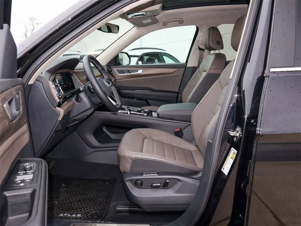 New 2026 Black Volkswagen 2.0T SEL image 11