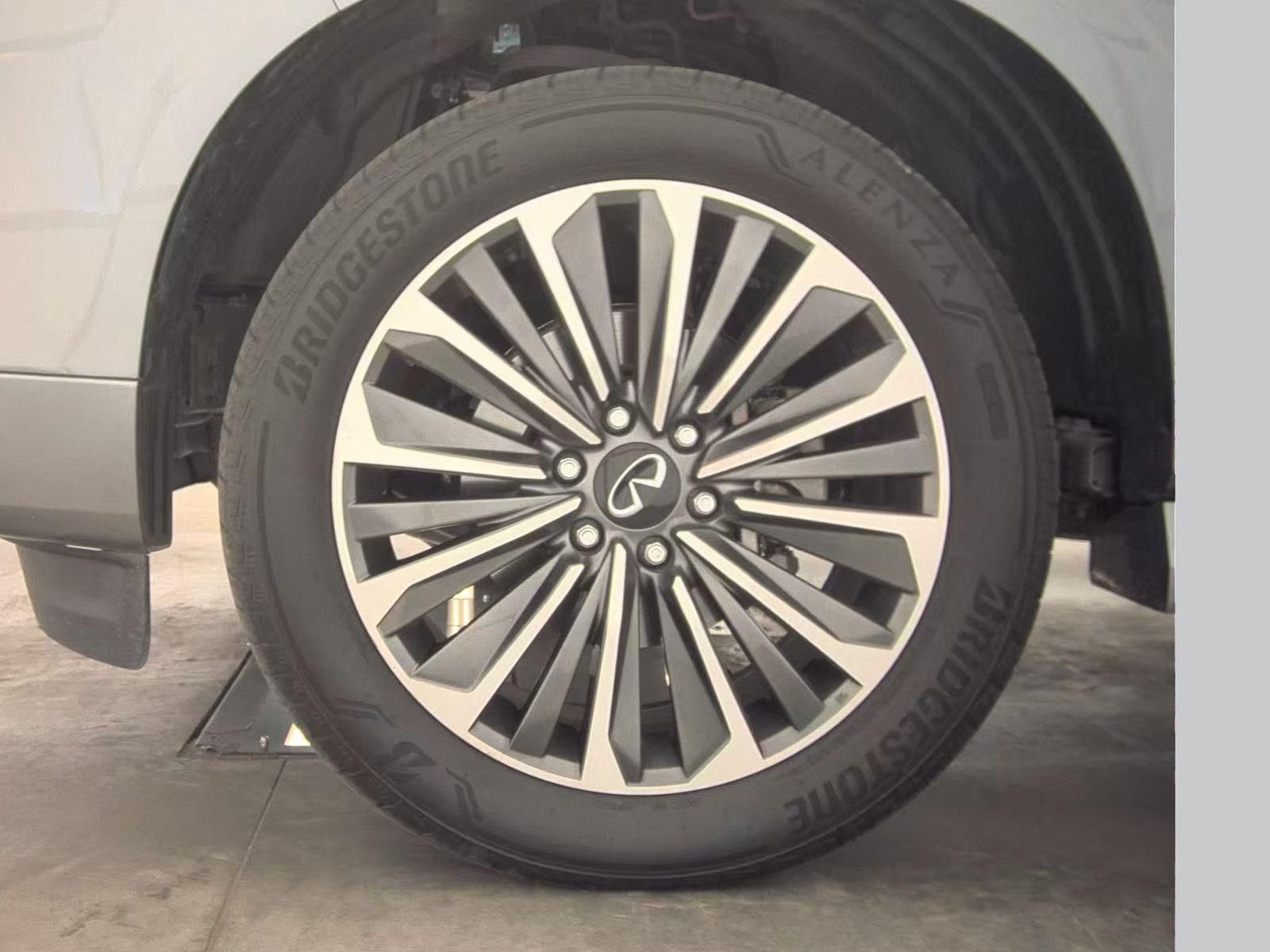 Certified Used 2025  INFINITI SENSORY image 13