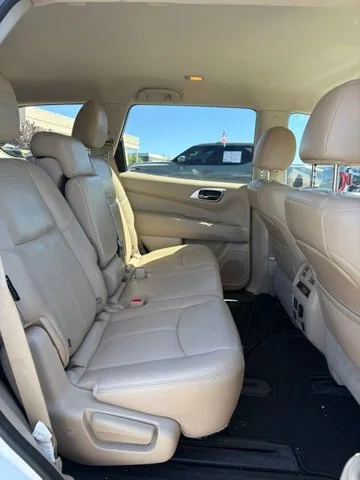 Used 2018 Pearl White Nissan SL image 7