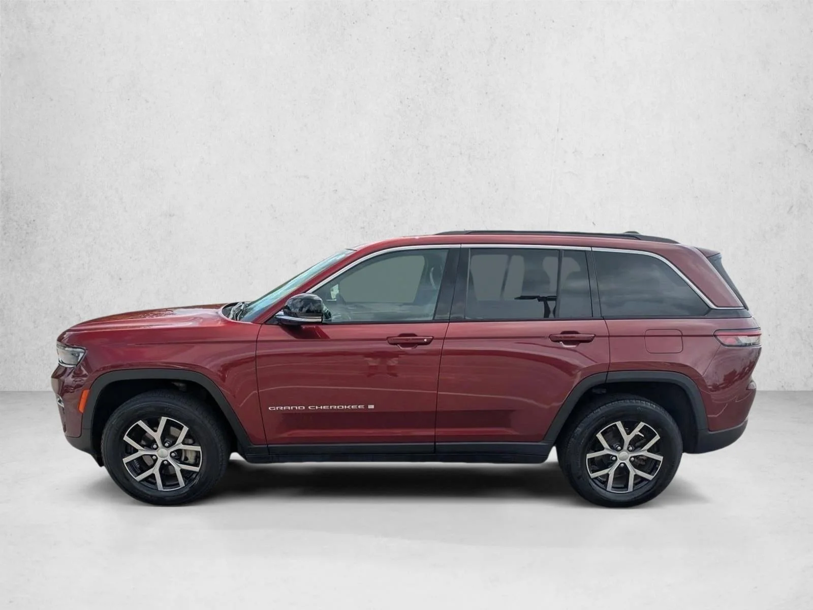 Used 2024 Velvet Red Pearlcoat Jeep Limited image 8