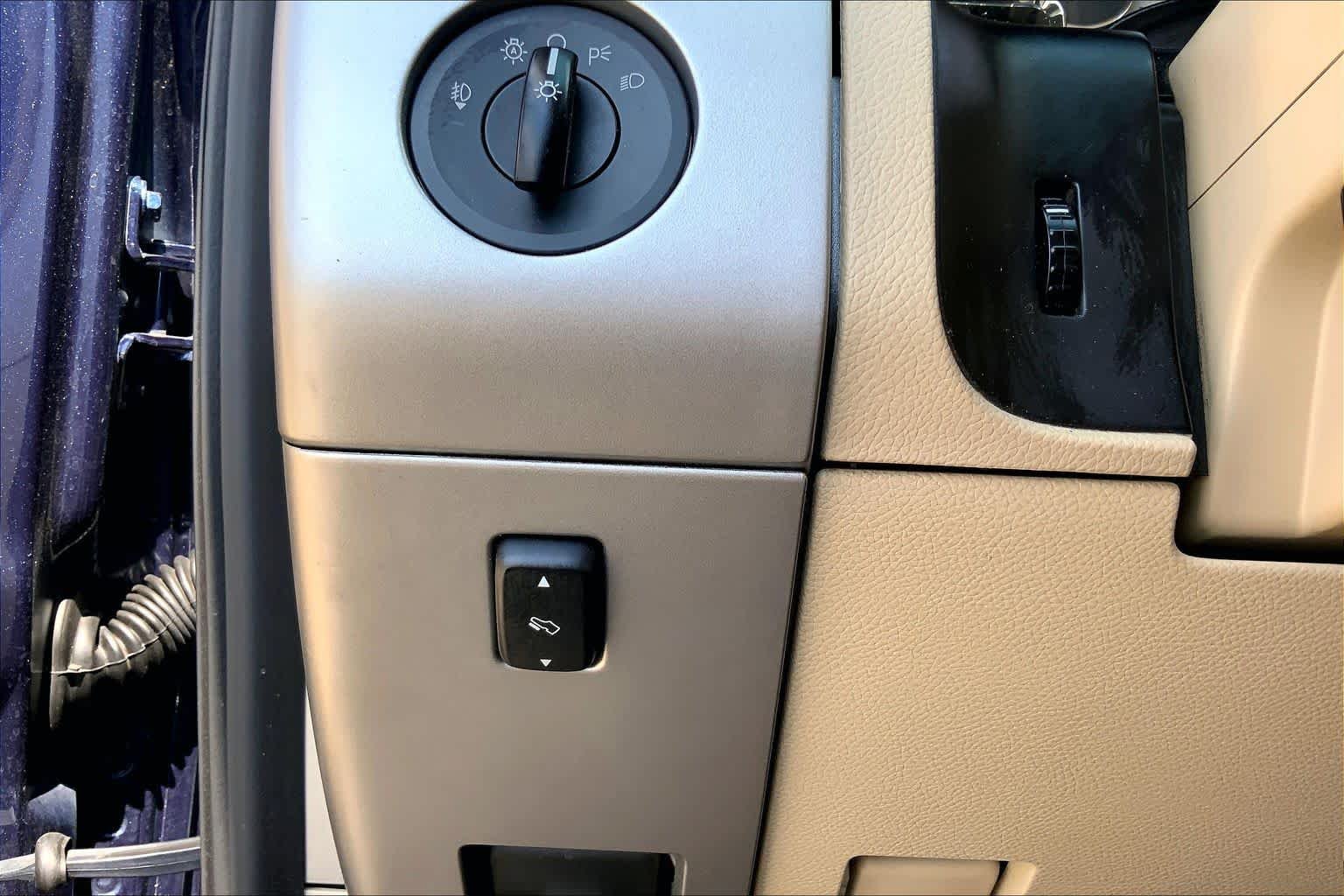 Used 2013 Blue Jeans Metallic Ford XLT image 33