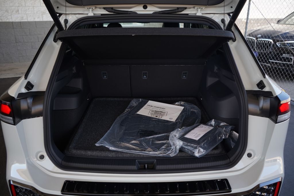 New 2026 Sandstone W/Deep Black Roof Volkswagen 2.0T SE R-Line Black image 11