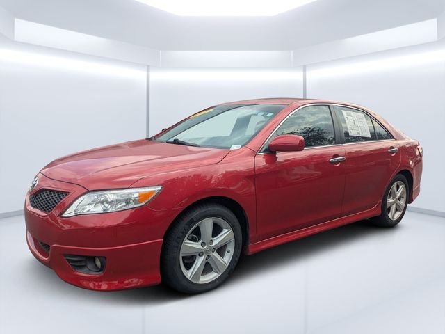 Used 2010  Toyota LE image 7