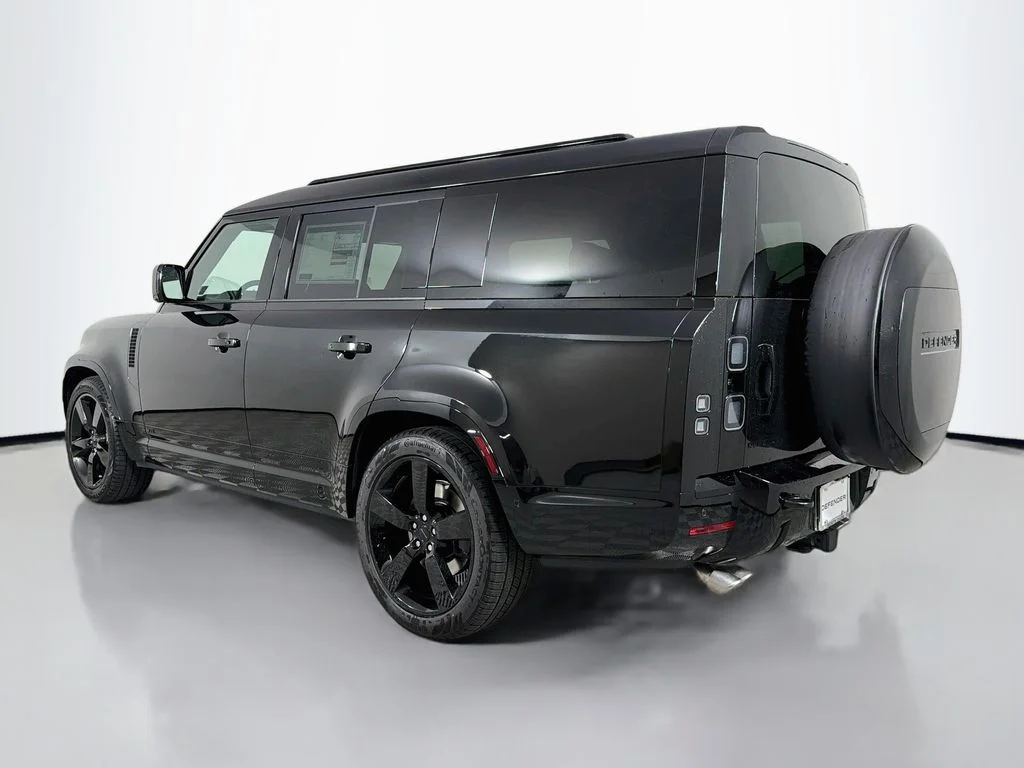 New 2026 Santorini Black Land Rover V8 image 7