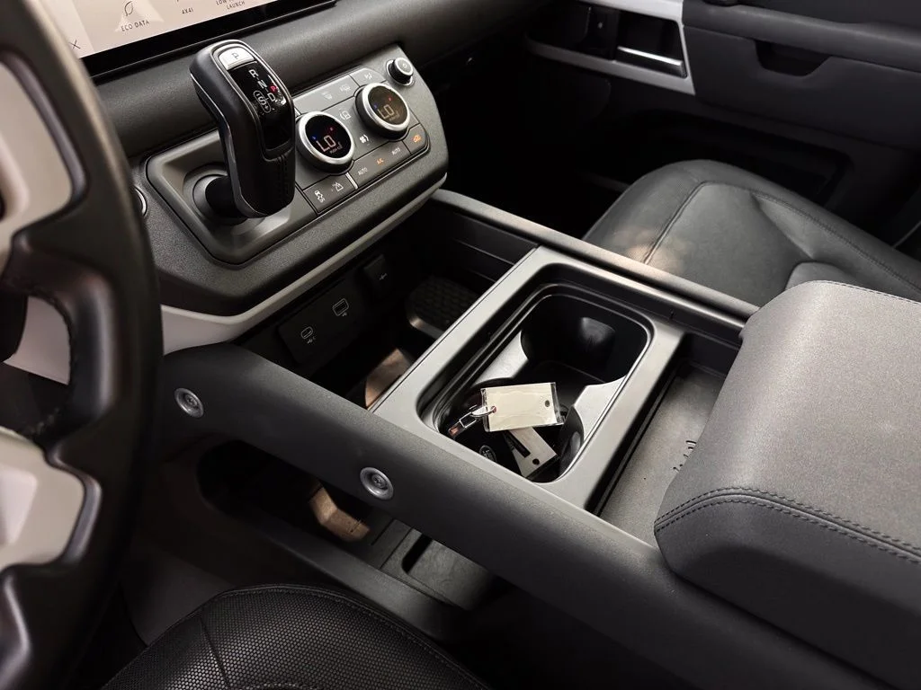 2023 Land Rover Defender X-Dynamic SE - Photo 12