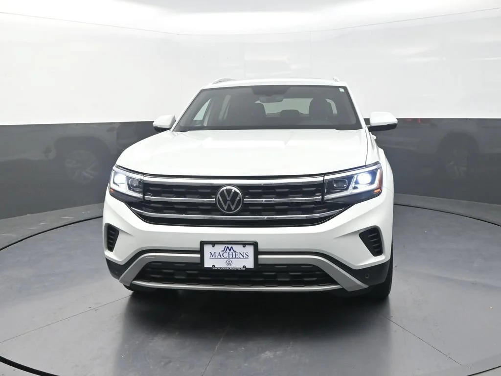 Used 2023 White Volkswagen 3.6L V6 SE w/Technology image 2