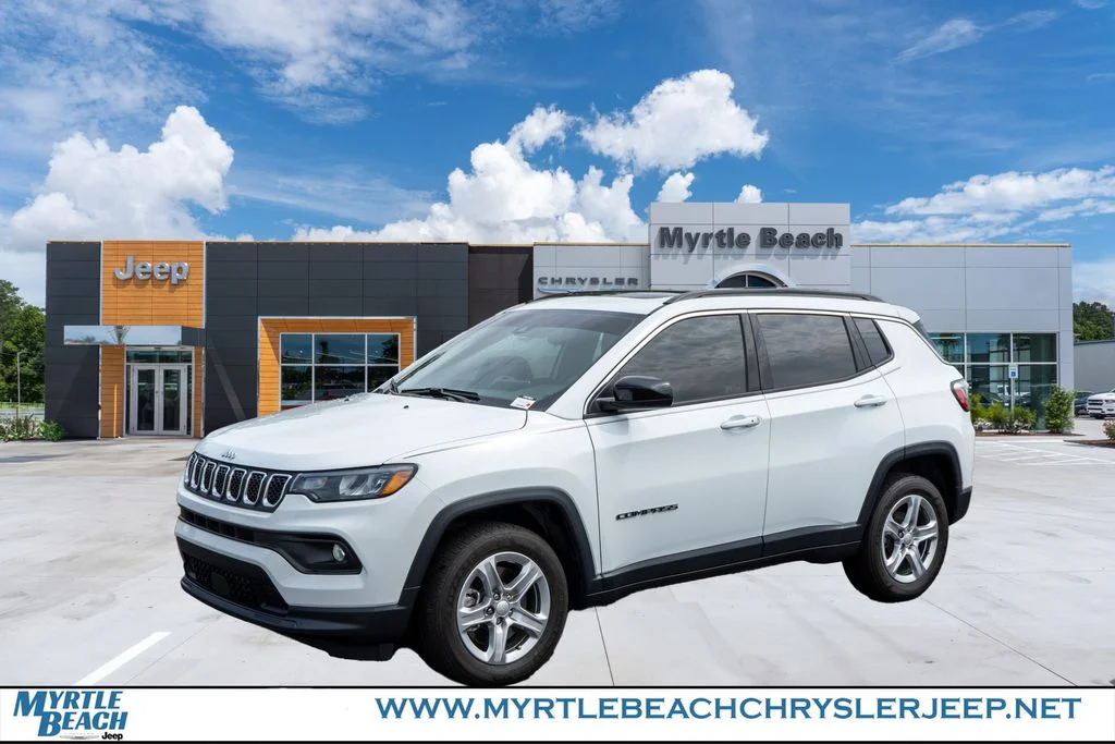Certified Used 2023 Bright White Clearcoat Jeep Latitude image 1