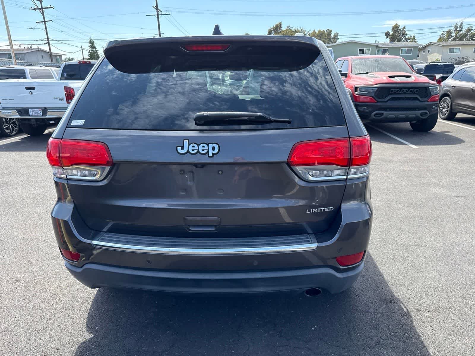 Used 2018 Granite Crystal Metallic Clearcoat Jeep Limited image 8