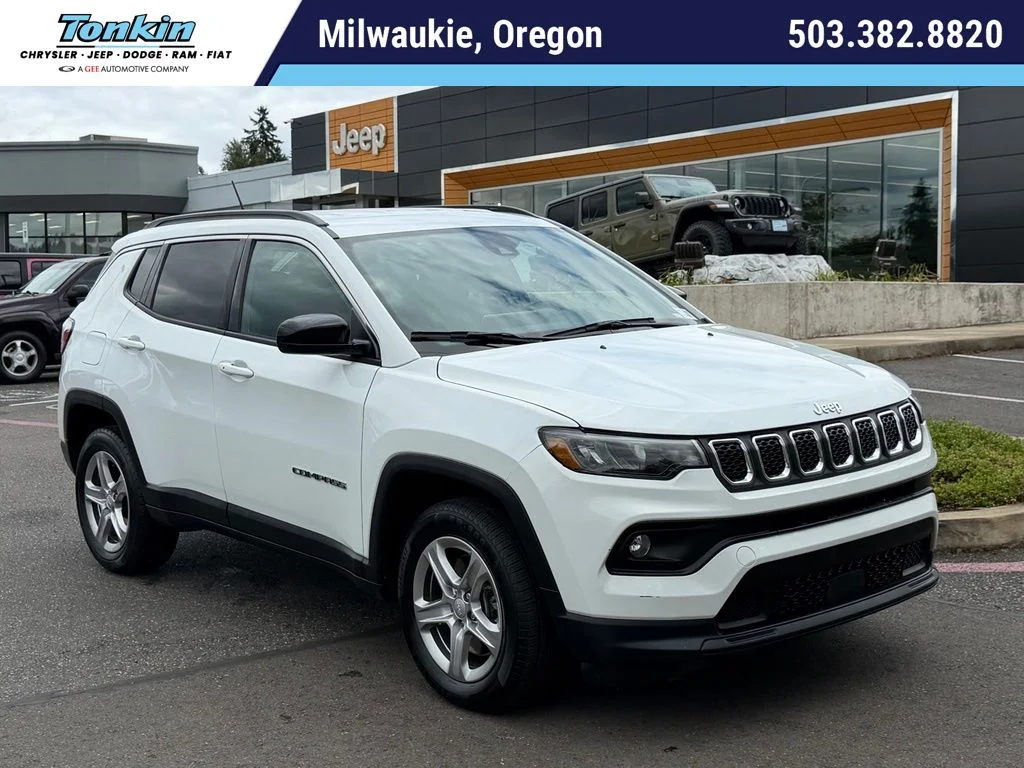 Used 2024 White Jeep Latitude image 1