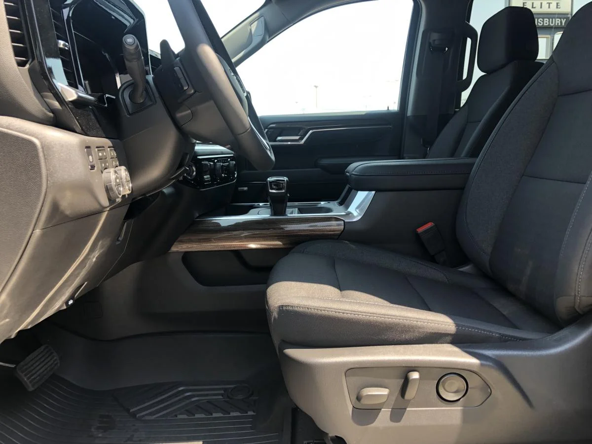 New 2026 Grey Chevrolet 4wd Crew Cab 147" Lt image 10