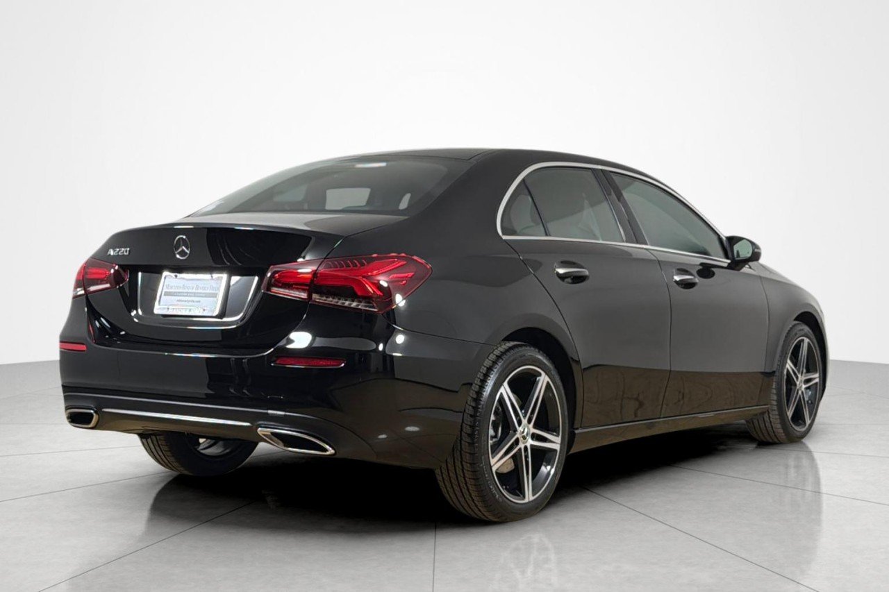 Used 2019 Night Black Mercedes-Benz A 220 image 5
