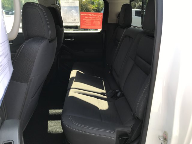 Used 2022 Glacier White Nissan SV image 21