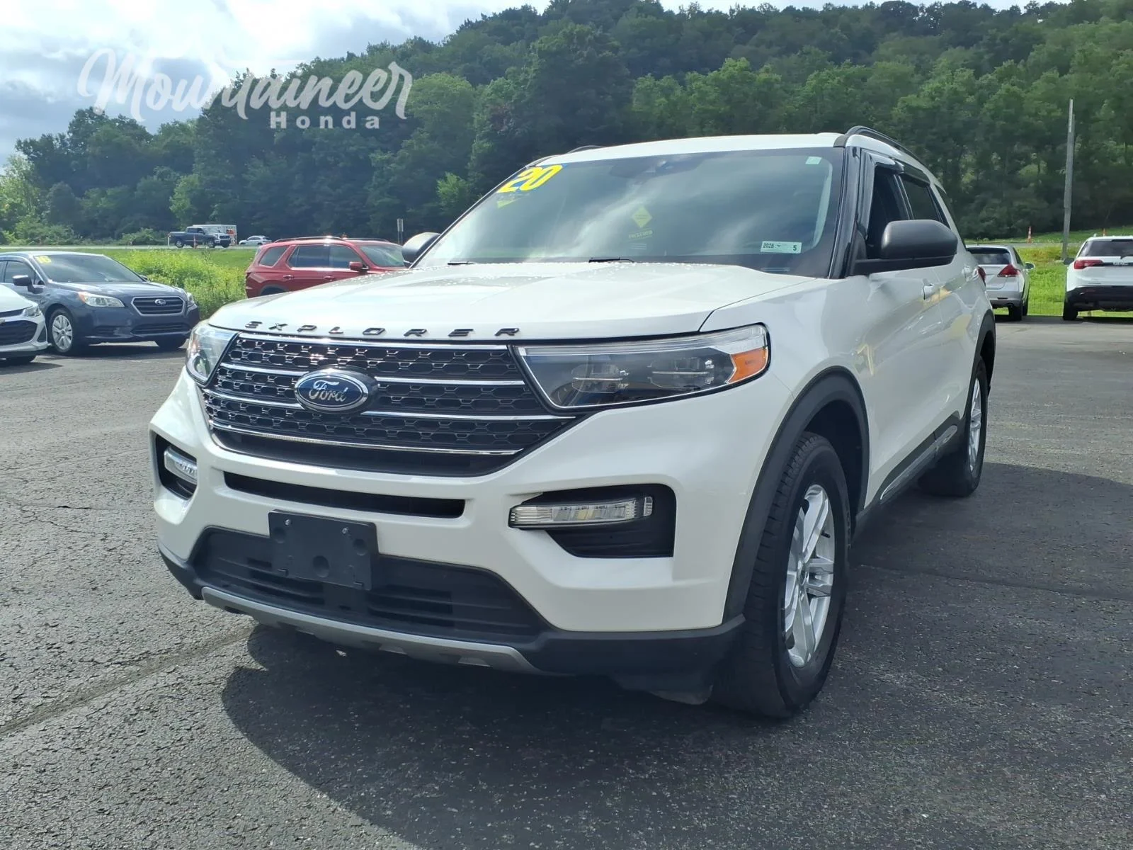 Used 2020 Star White Metallic Tri-Coat Ford XLT image 2