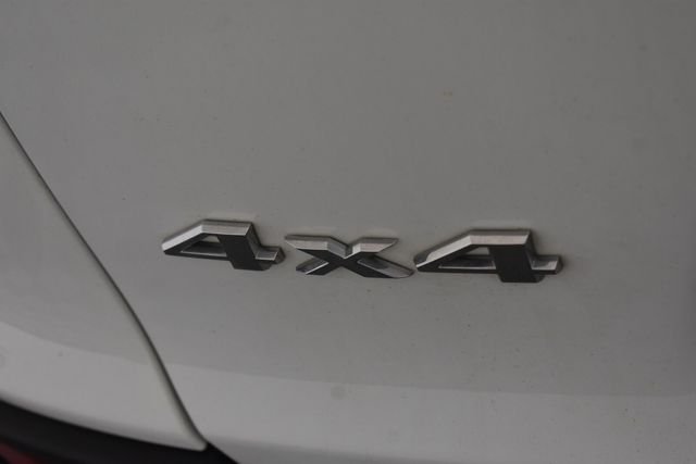 Used 2019 White Jeep Latitude image 13