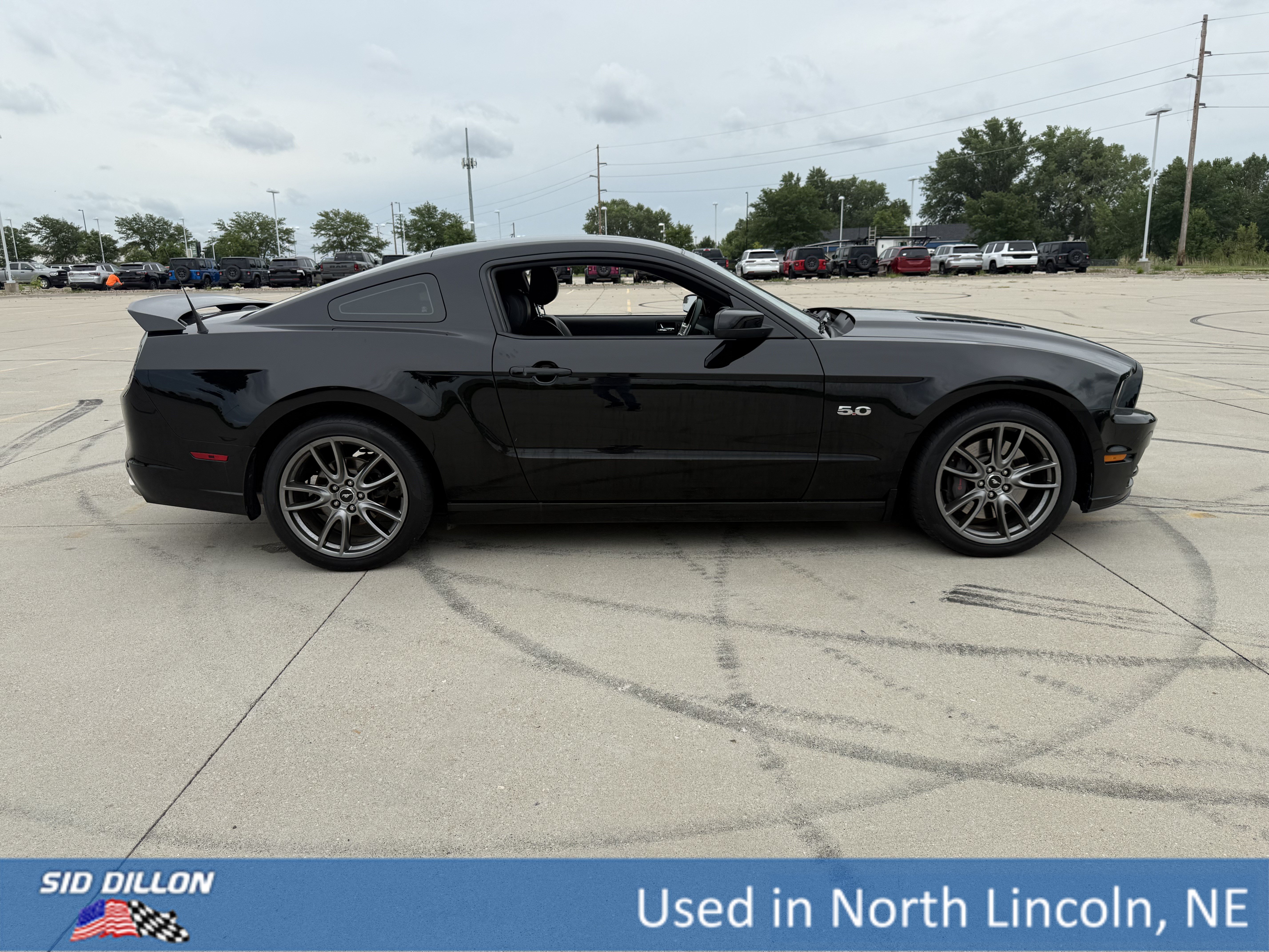 Used 2014 Black Ford GT Premium image 3