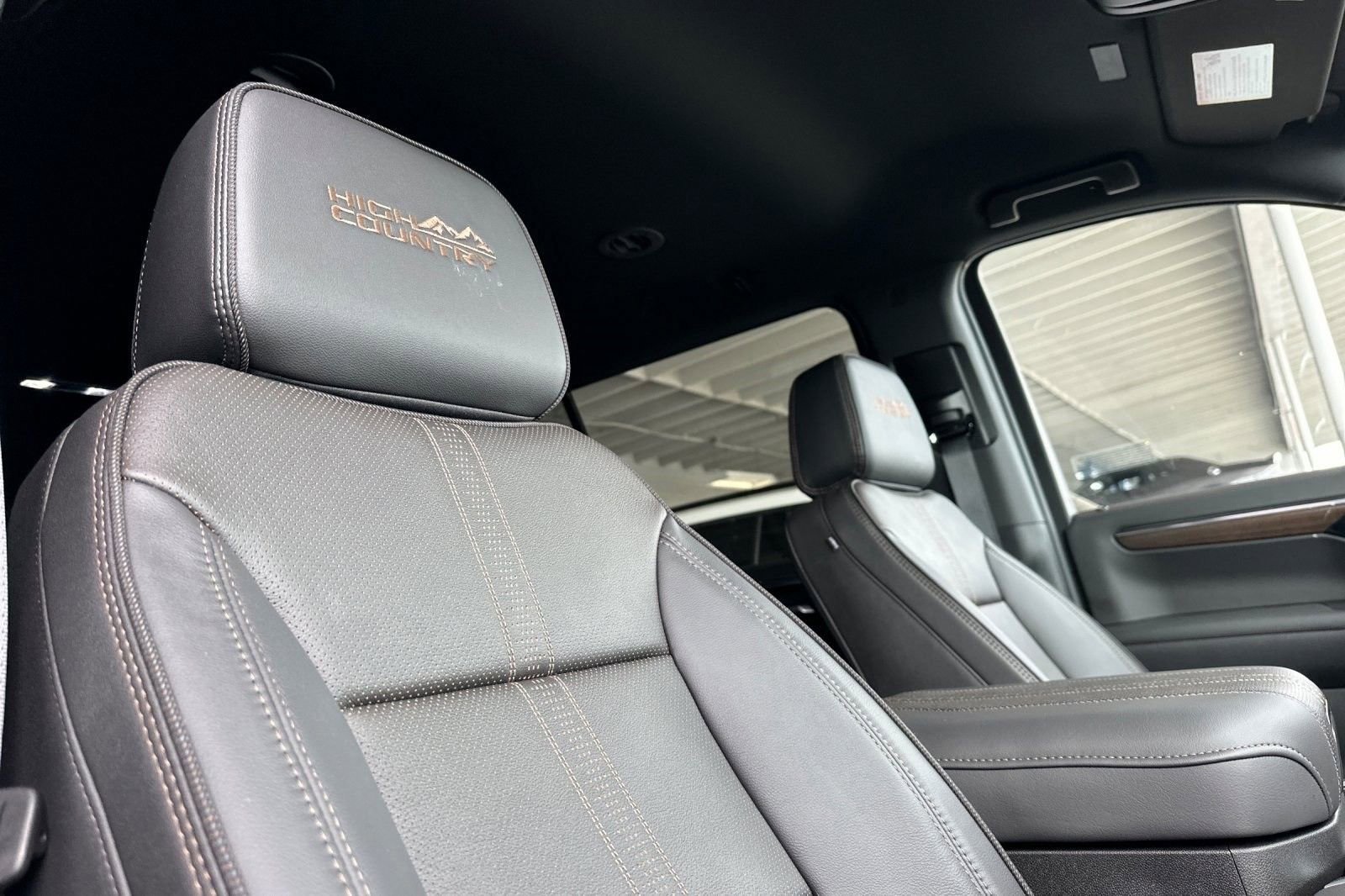 2025 Chevrolet Suburban High Country - Photo 20