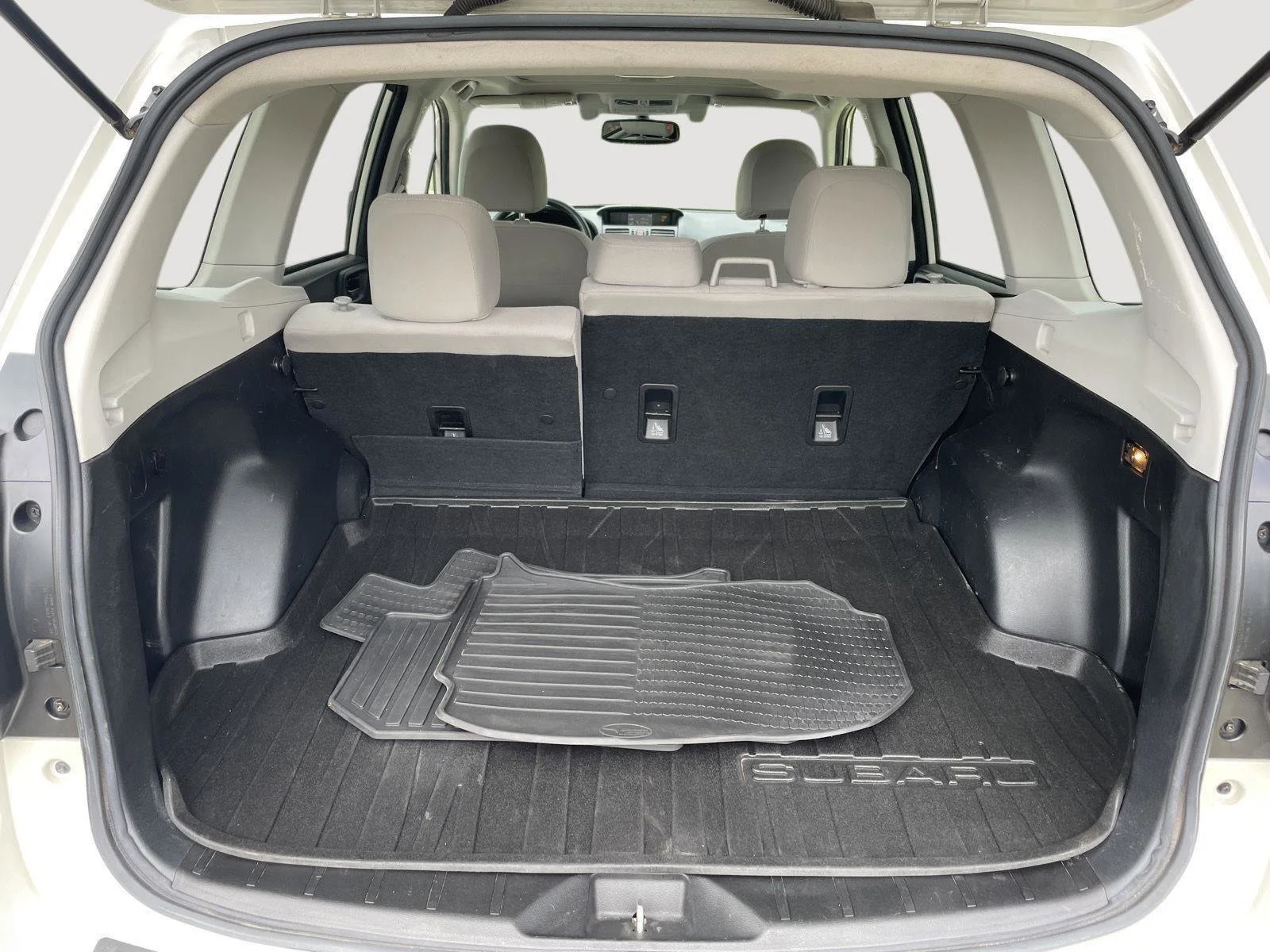 Used 2015 Satin White Pearl Subaru 2.5i Premium image 19