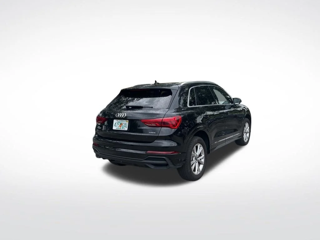 Certified Used 2025 Mythos Black Metallic Audi Premium image 5