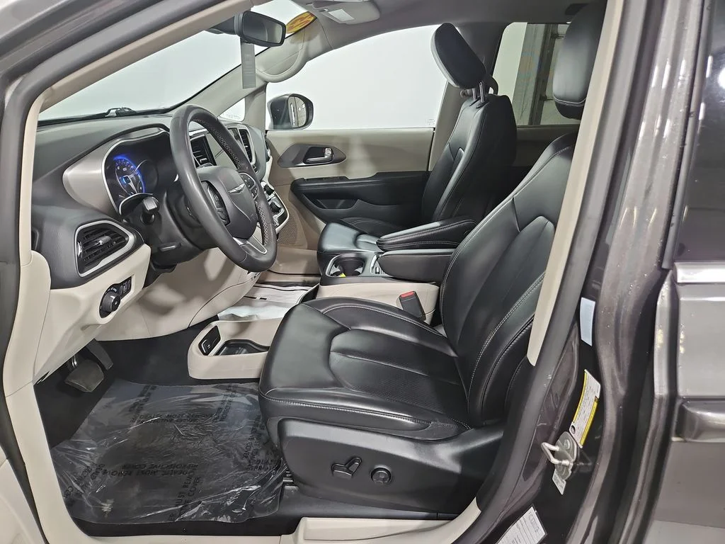 Used 2023 Gray Chrysler Touring L image 10