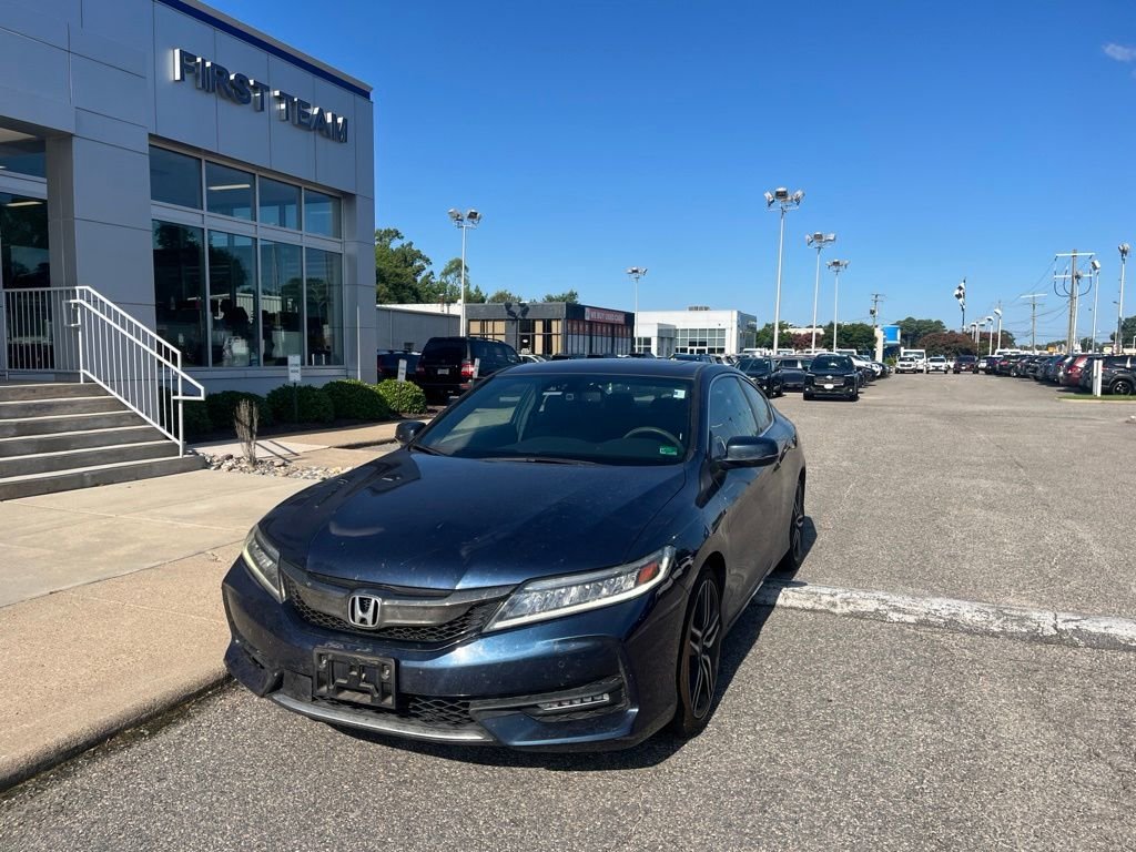 Used 2016  Honda Touring image 7