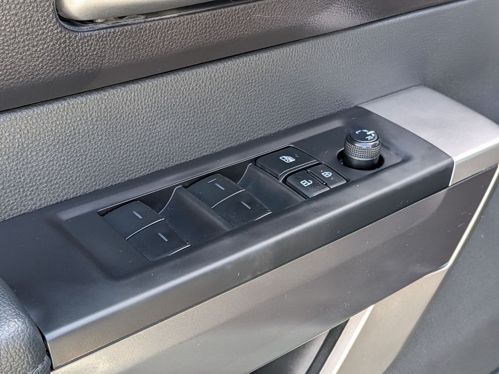 2025 Toyota Tundra SR5 - Photo 12