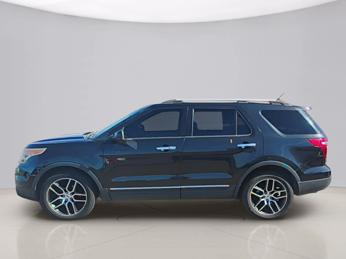 Used 2011 Black Ford LIMITED image 2