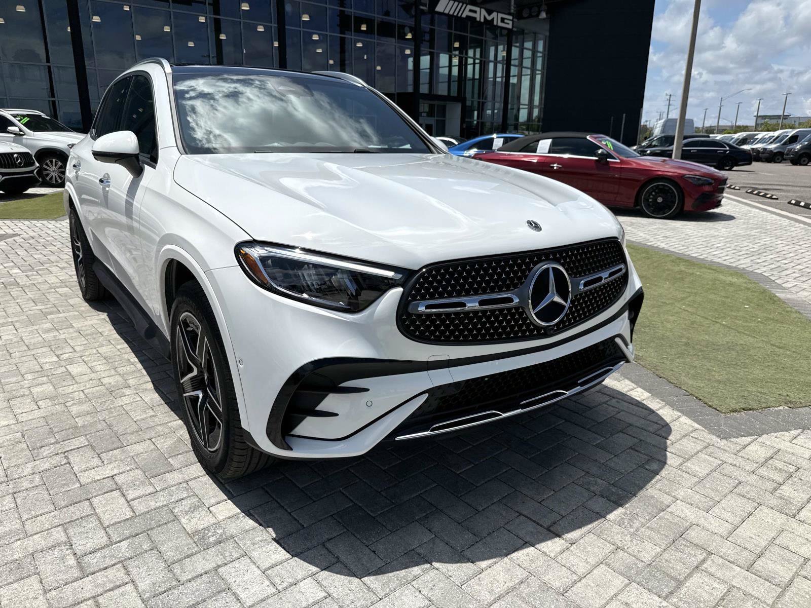 New 2026 Polar White Mercedes-Benz 300 4MATIC® SUV image 8