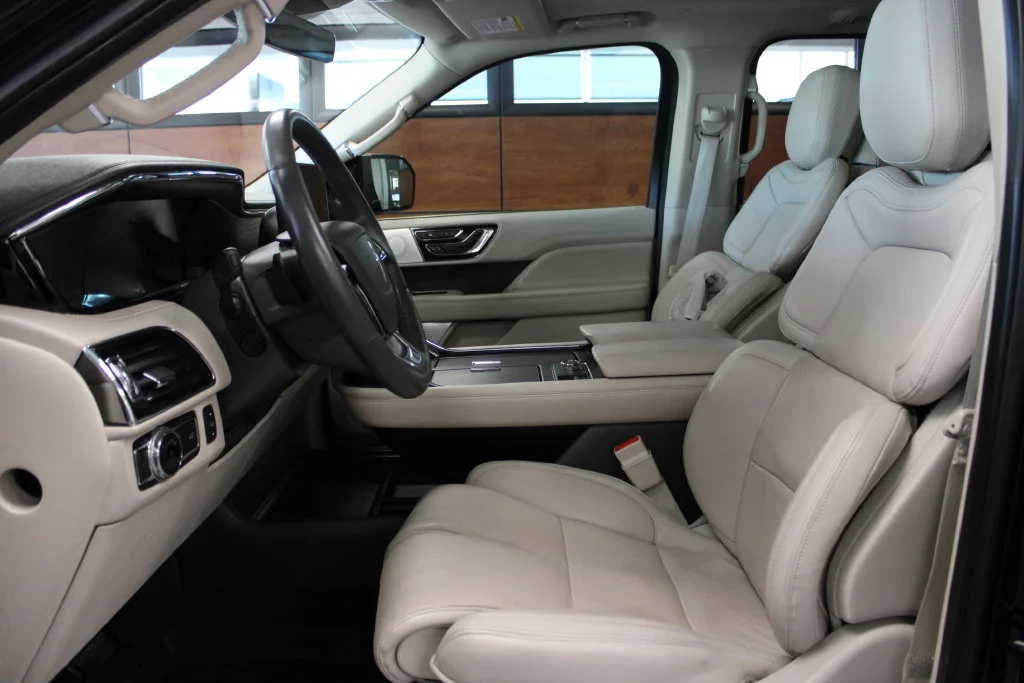 Used 2021 Black Lincoln Reserve image 19