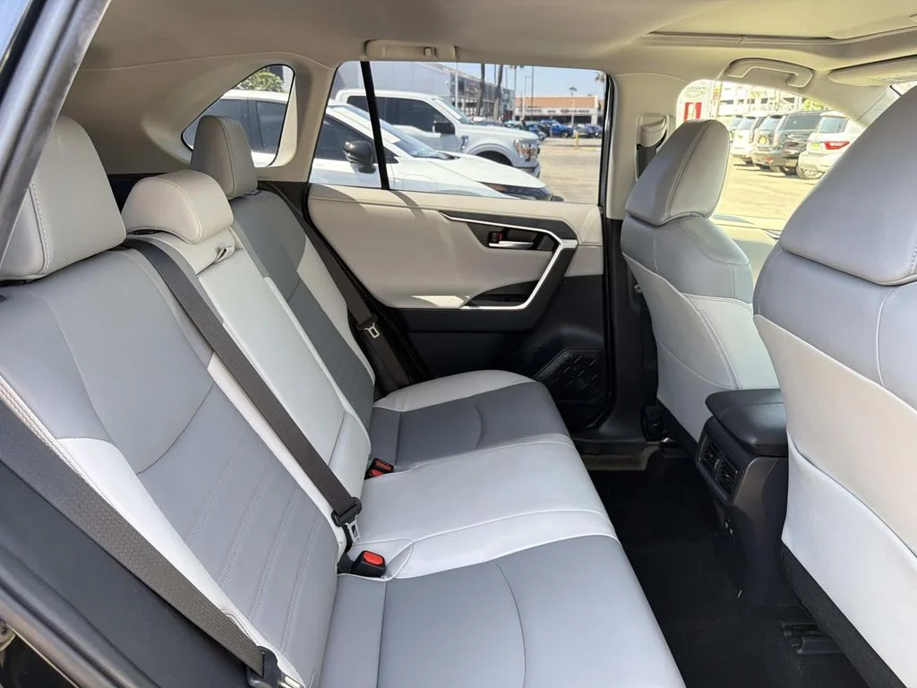 Used 2019 Midnight Black Metallic Toyota Limited image 32