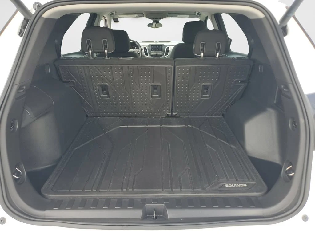 Used 2020 SUMMIT WHITE Chevrolet LT image 9