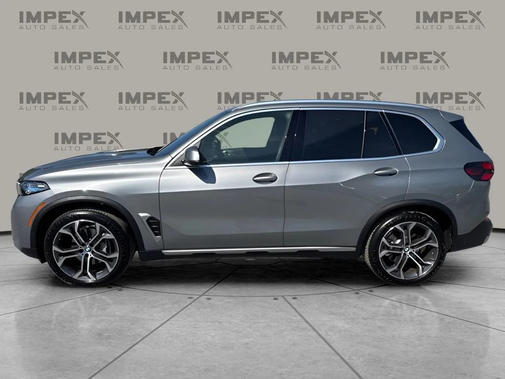 Used 2026 Gray BMW xDrive40i image 2