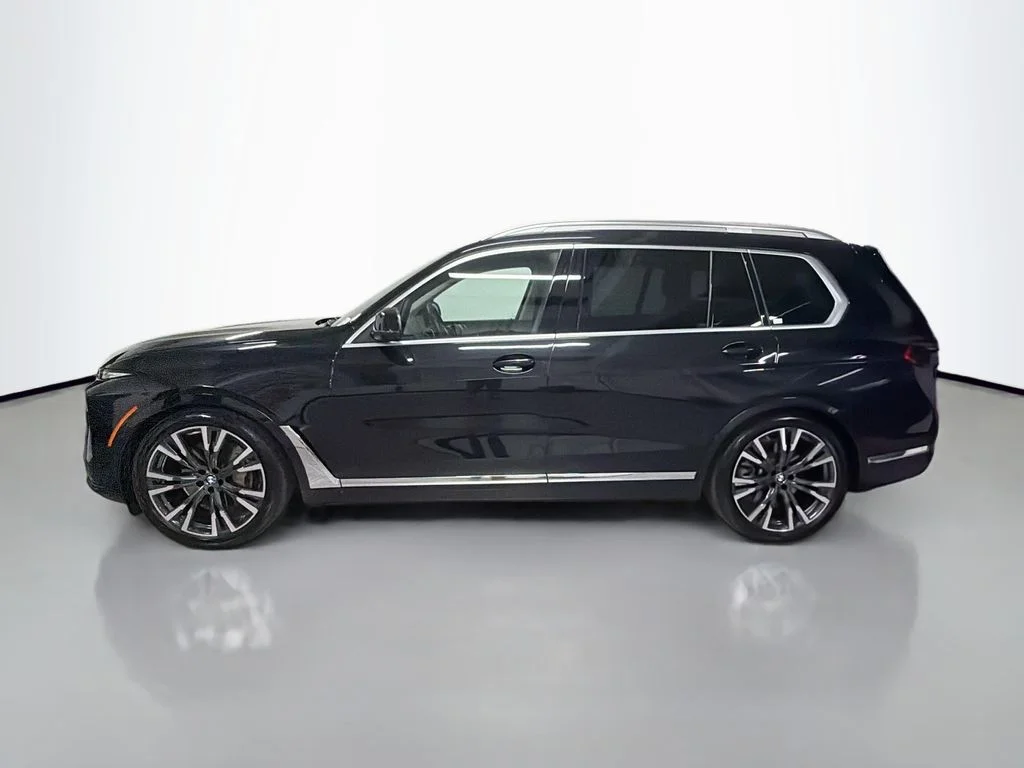 Used 2024 Black BMW xDrive40i image 2