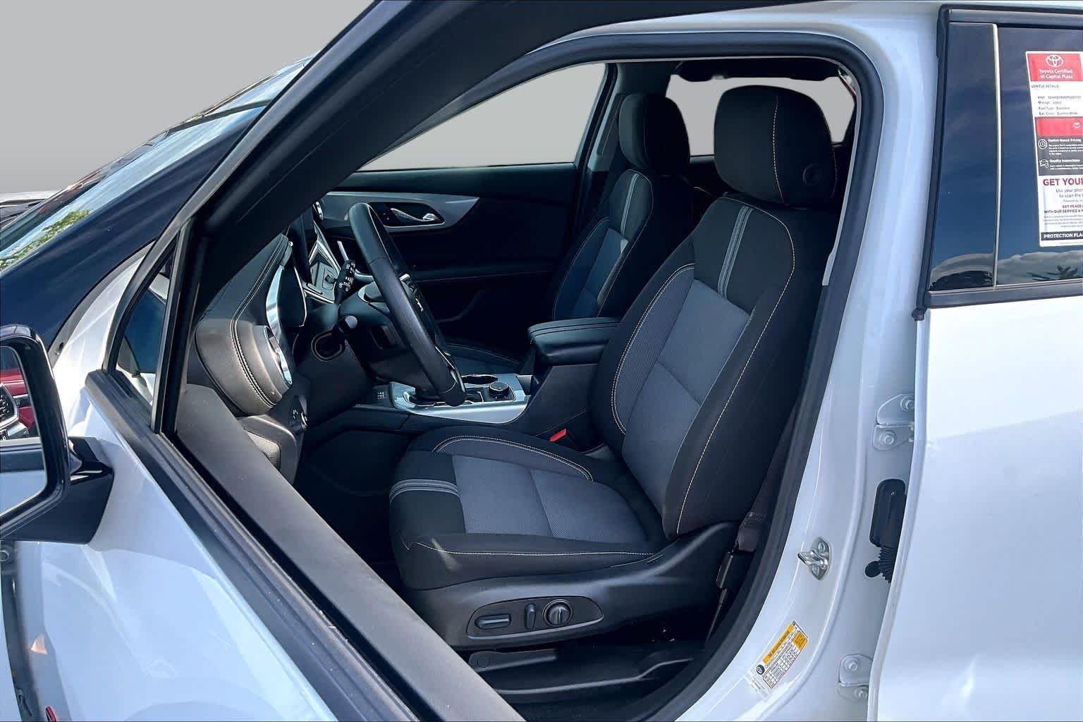 Used 2024 Summit White Chevrolet LT image 8