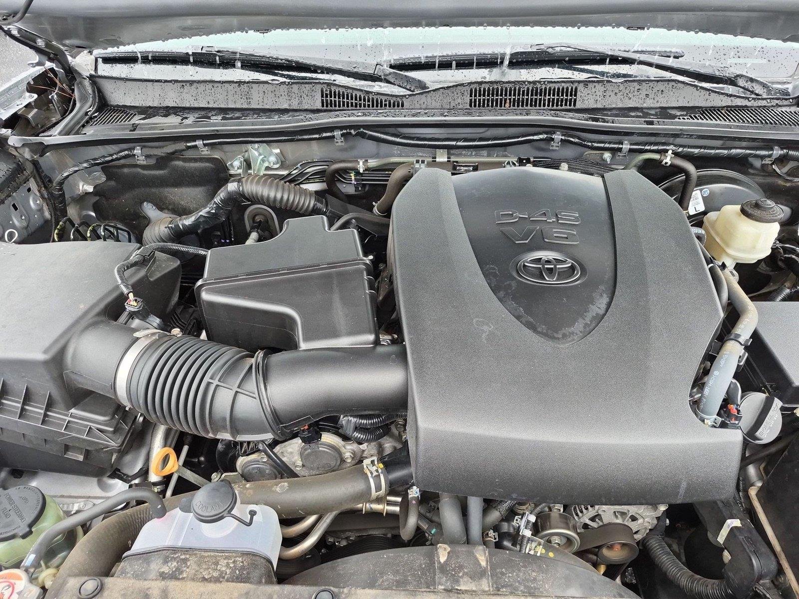 Used 2020 Silver Sky Metallic Toyota SR5 image 36