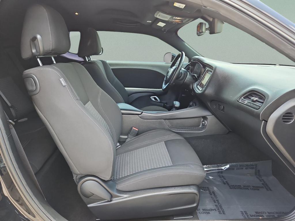Used 2023 Black Dodge SXT image 39