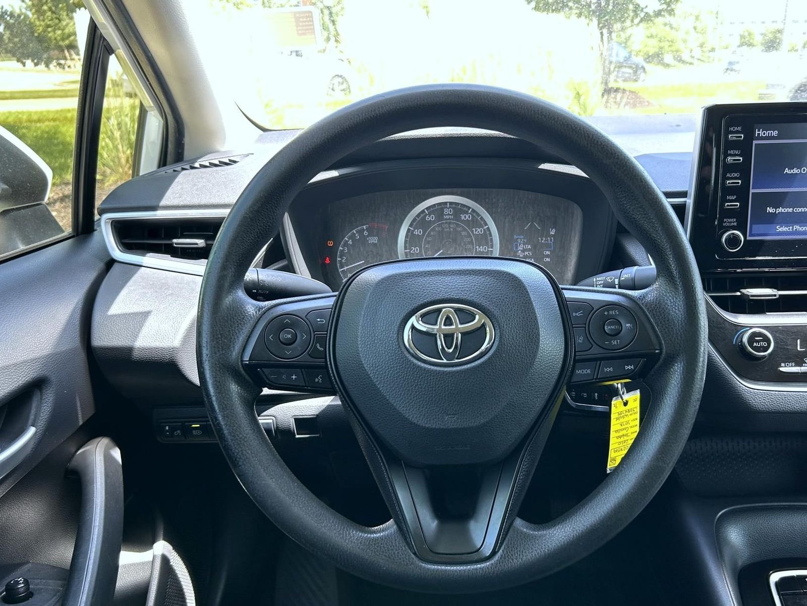 Used 2020 White Toyota LE image 11