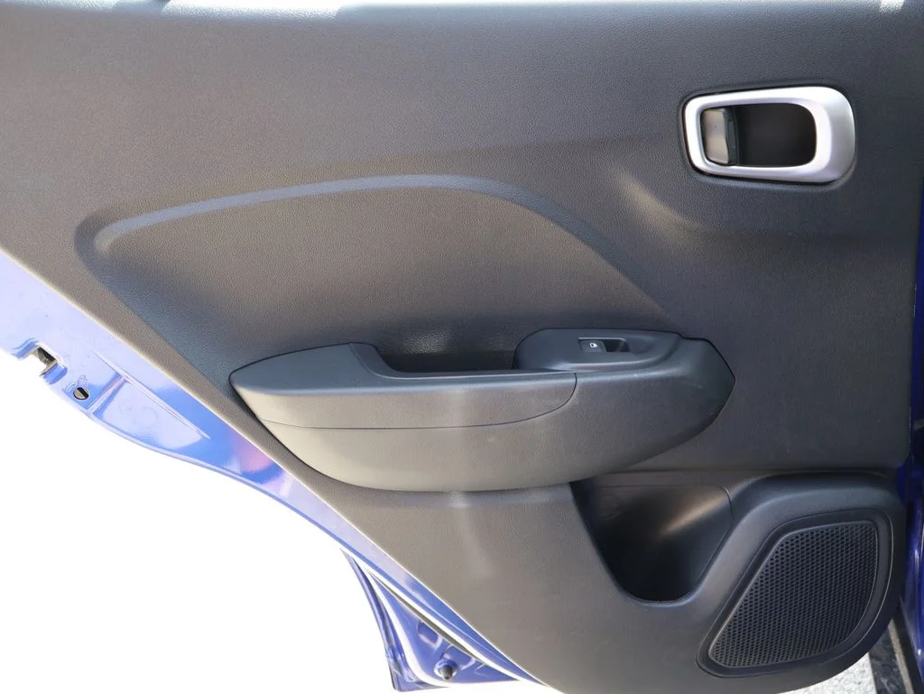 Used 2025 Blue Hyundai SEL image 15