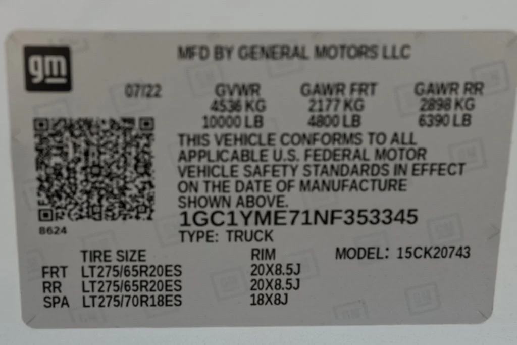 Used 2022 White Chevrolet Custom image 36