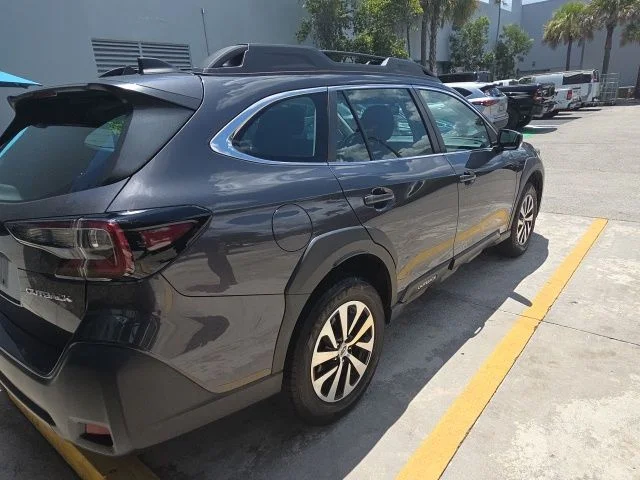 Used 2024 Gray Subaru 2.5i image 4