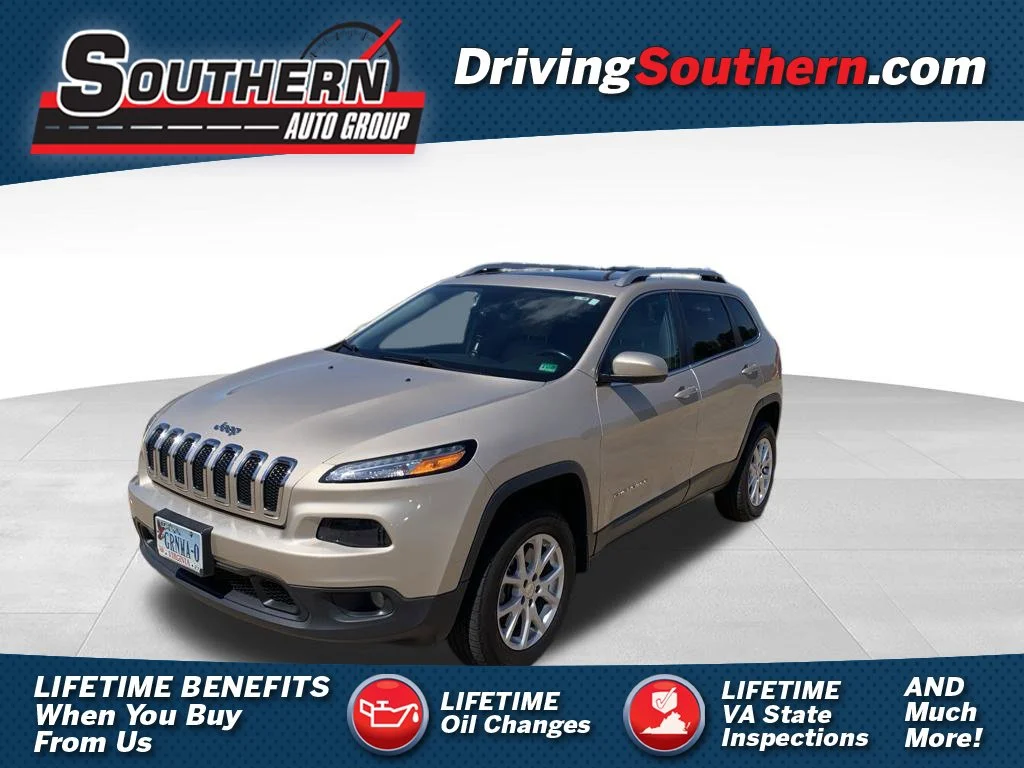Used 2015 Beige Jeep Latitude image 1