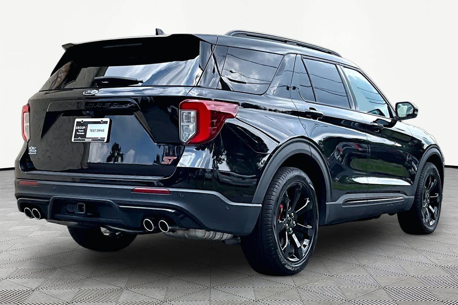 Used 2020 Agate Black Metallic Ford ST image 24