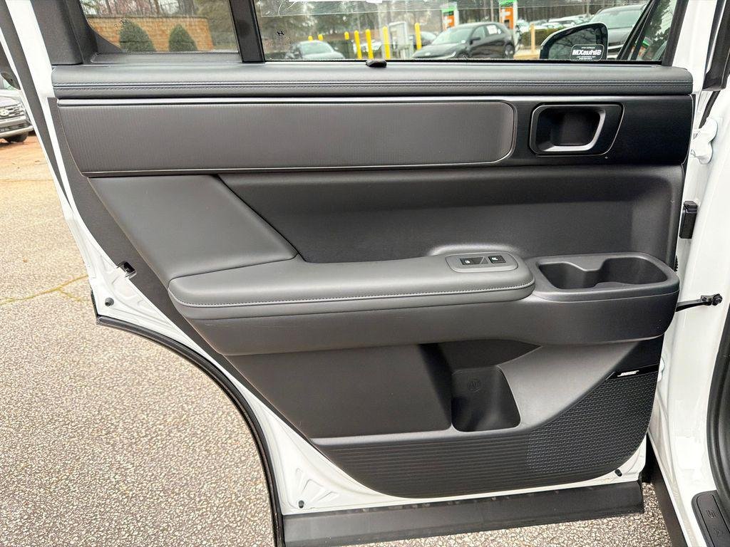 New 2026 White Hyundai Calligraphy FWD image 22