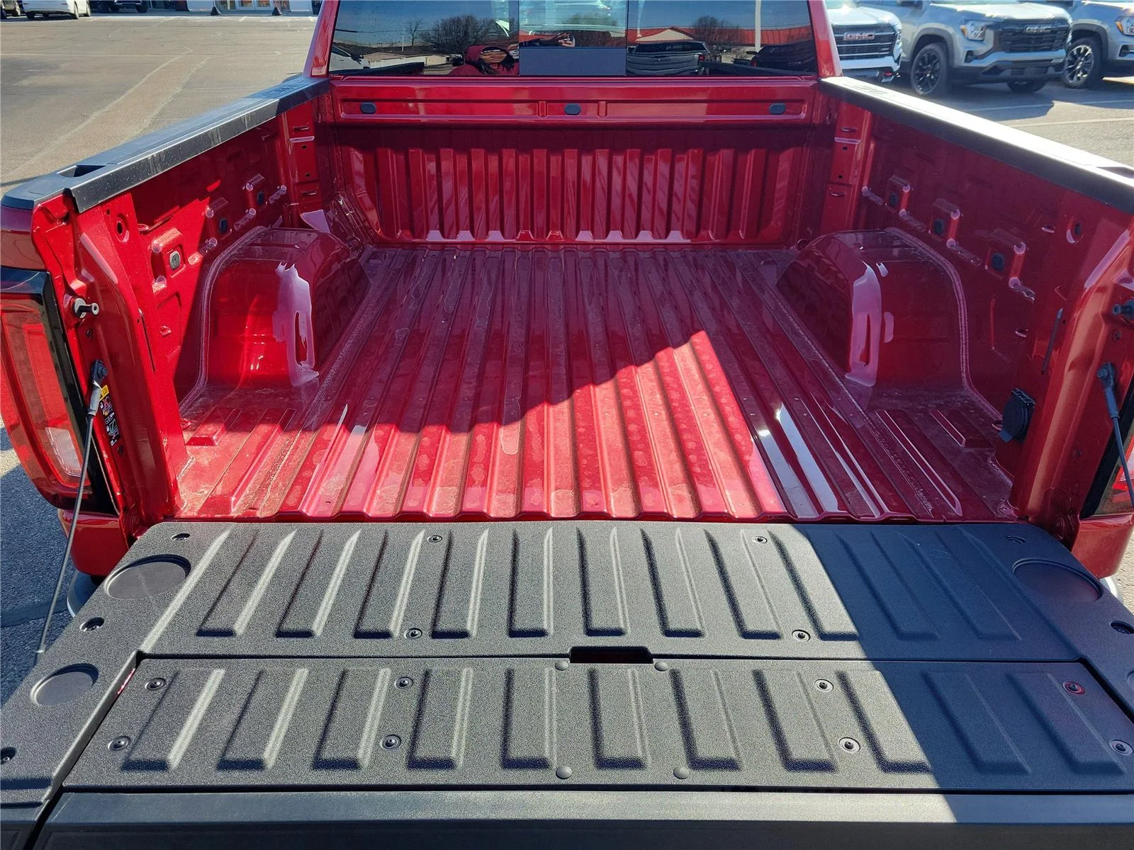2026 GMC Sierra 1500 SLT - Photo 7