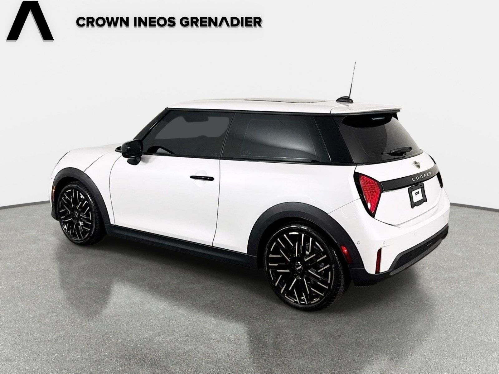 Used 2025 White Metallic MINI Cooper S image 7