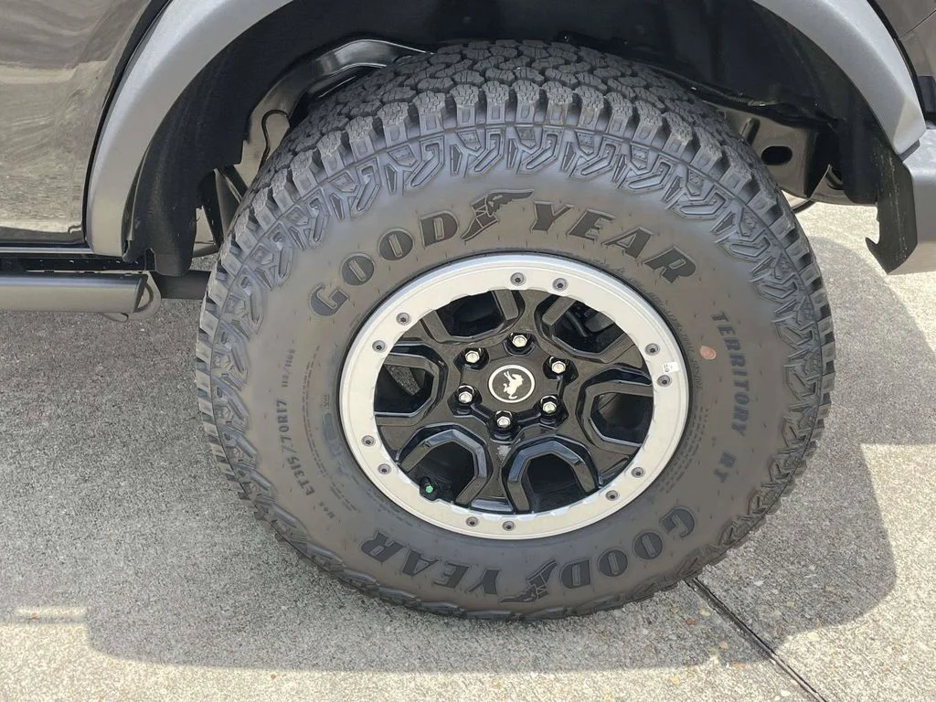 New 2025 Black Ford Badlands image 9