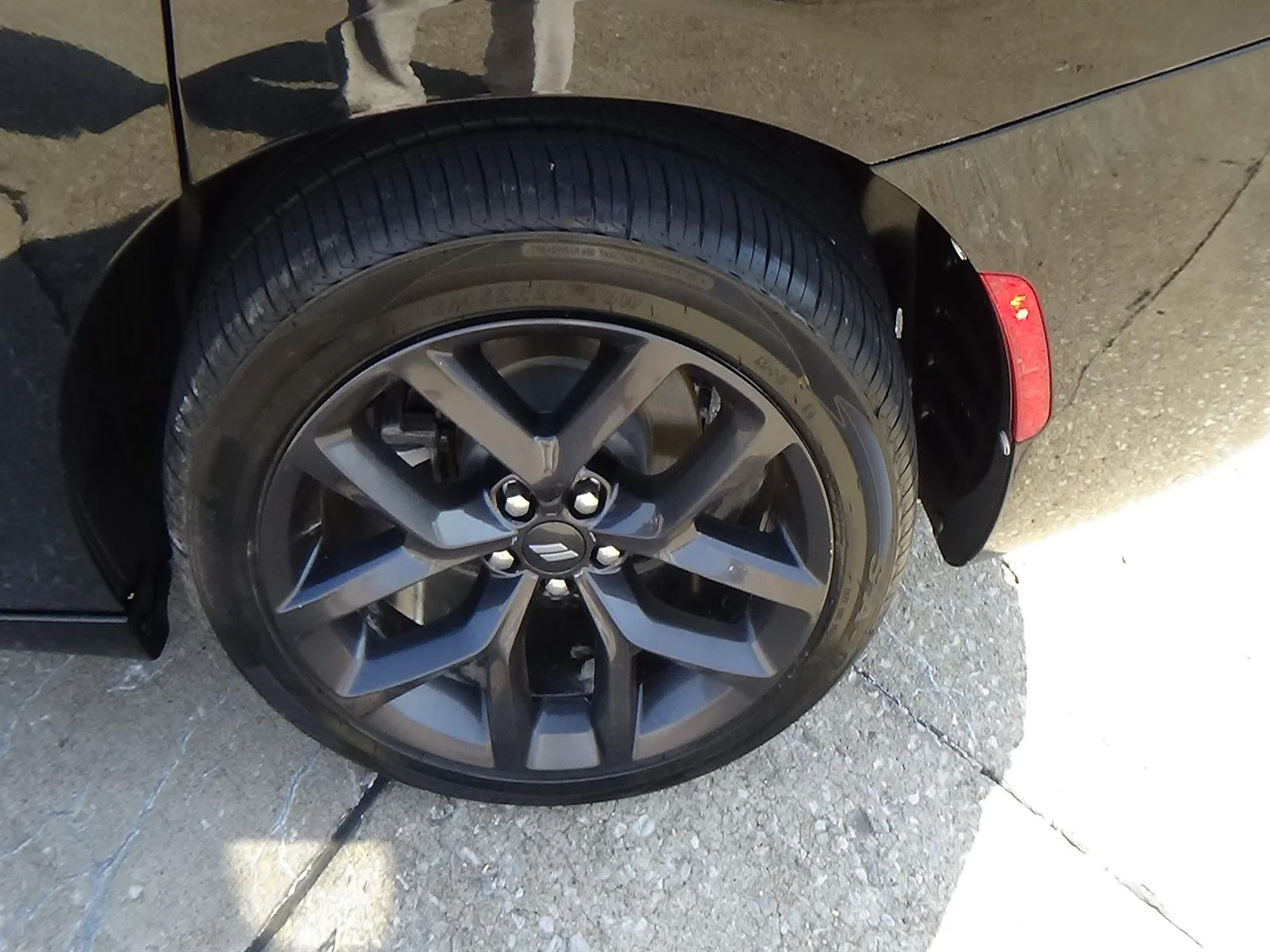Used 2021 Pitch Black Clear Coat (px8) Dodge SXT image 9