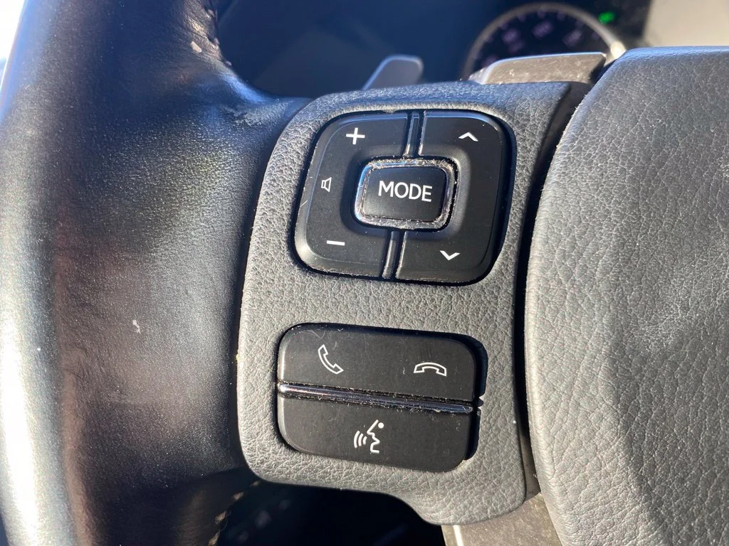 Used 2019 Silver Lexus 300h image 28